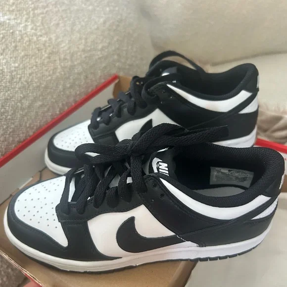 Nike Dunk Low (GS) Big Kids' Shoes Classic Black and White Low-Tops NIB - Picture 3 of 7